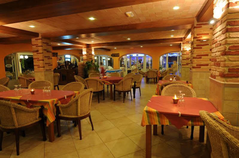 Maribel Villas Cala Blanca  Ngoại thất bức ảnh